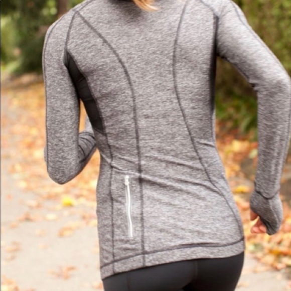 Lululemon Run: Back On Track Gray/Black Hooded Pullover-EUC—Size 12 - Picture 3 of 12